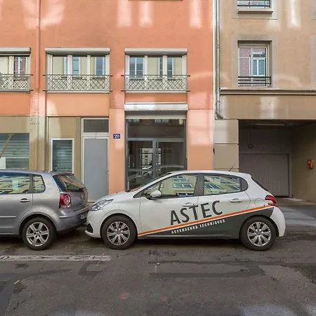 Nice Studio With Mezzanine *croix-rousse*